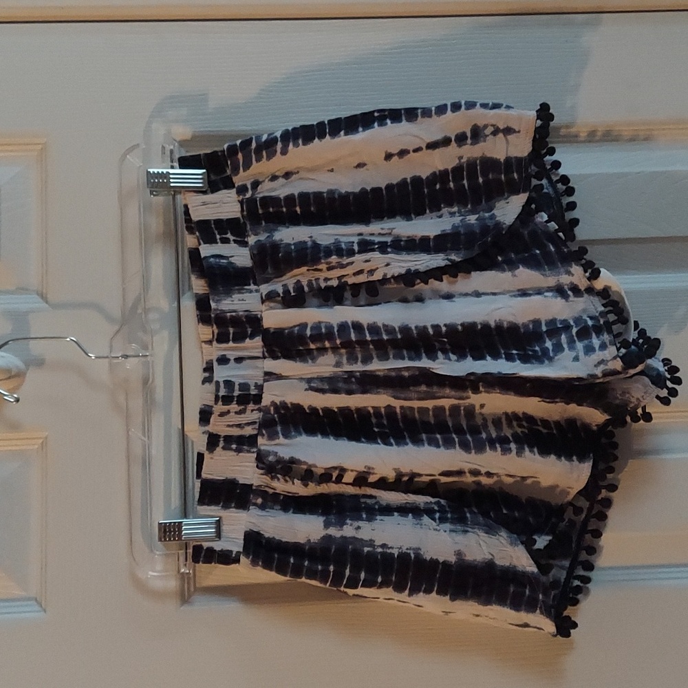 LIKE NEW! DIZZY LIZZY BLUE TIE-DYE POM POM SHORTS MED